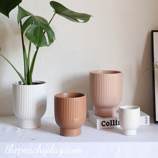 Boho Ribbed Ceramic Vase