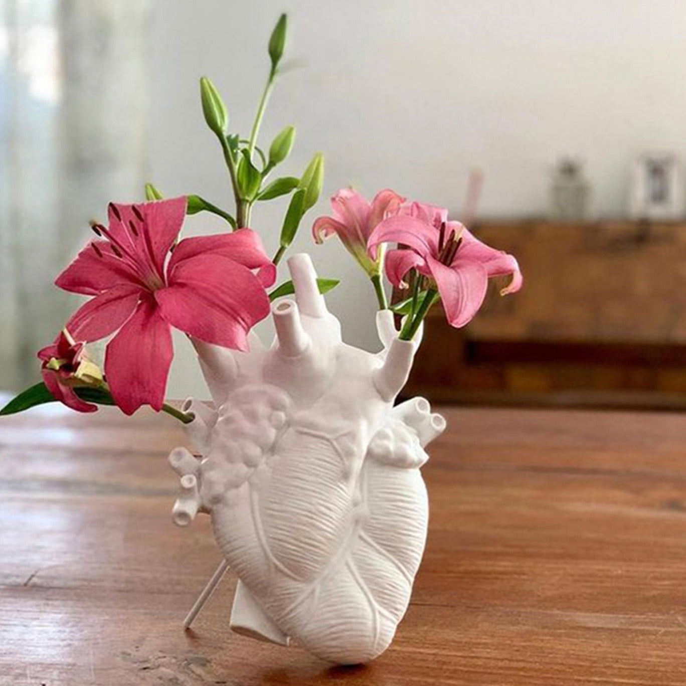 Resin Anatomical Heart Vase decorative abstract aesthetic vase